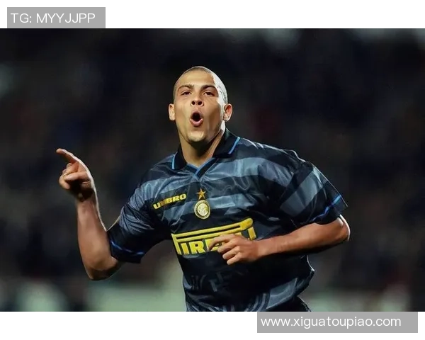 《全球足坛50大传奇球星榜单：从贝利到梅西的伟大足迹》